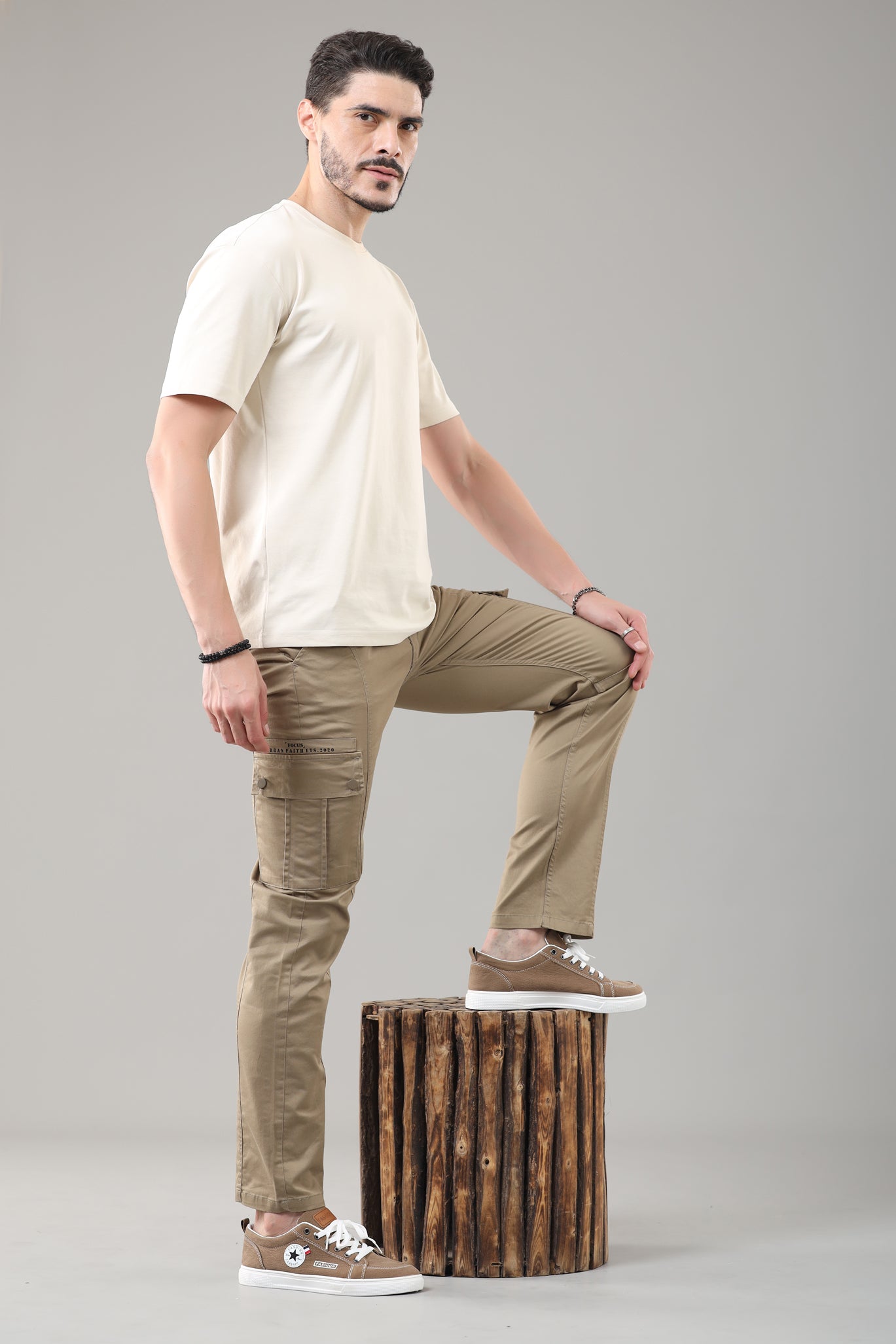 Men's Regular Fit Cargos